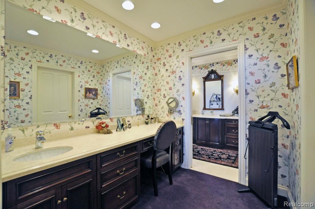 579 Lake Shore Road Grosse Pointe, MI 48236 - Photo 34 of 84 36.jpg