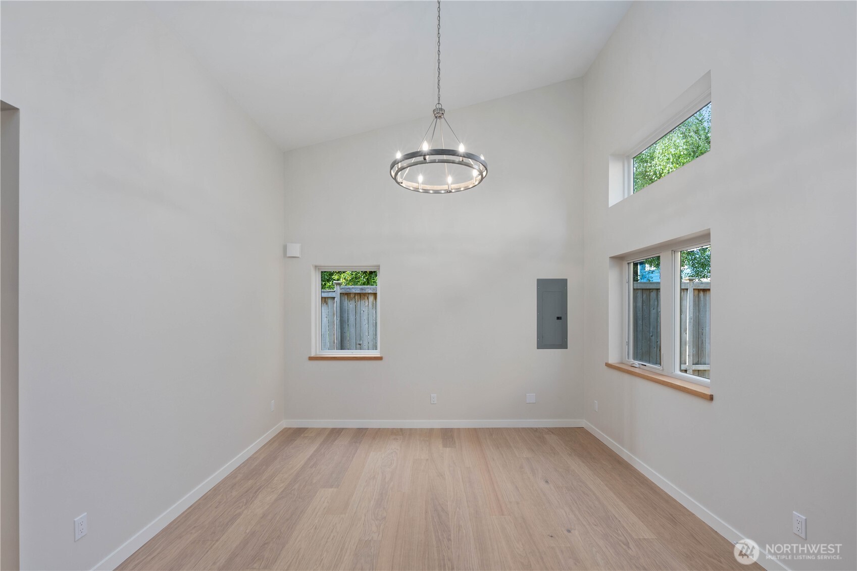 8623 30th Avenue Southwest Seattle, WA 98126 - Photo 4 of 24