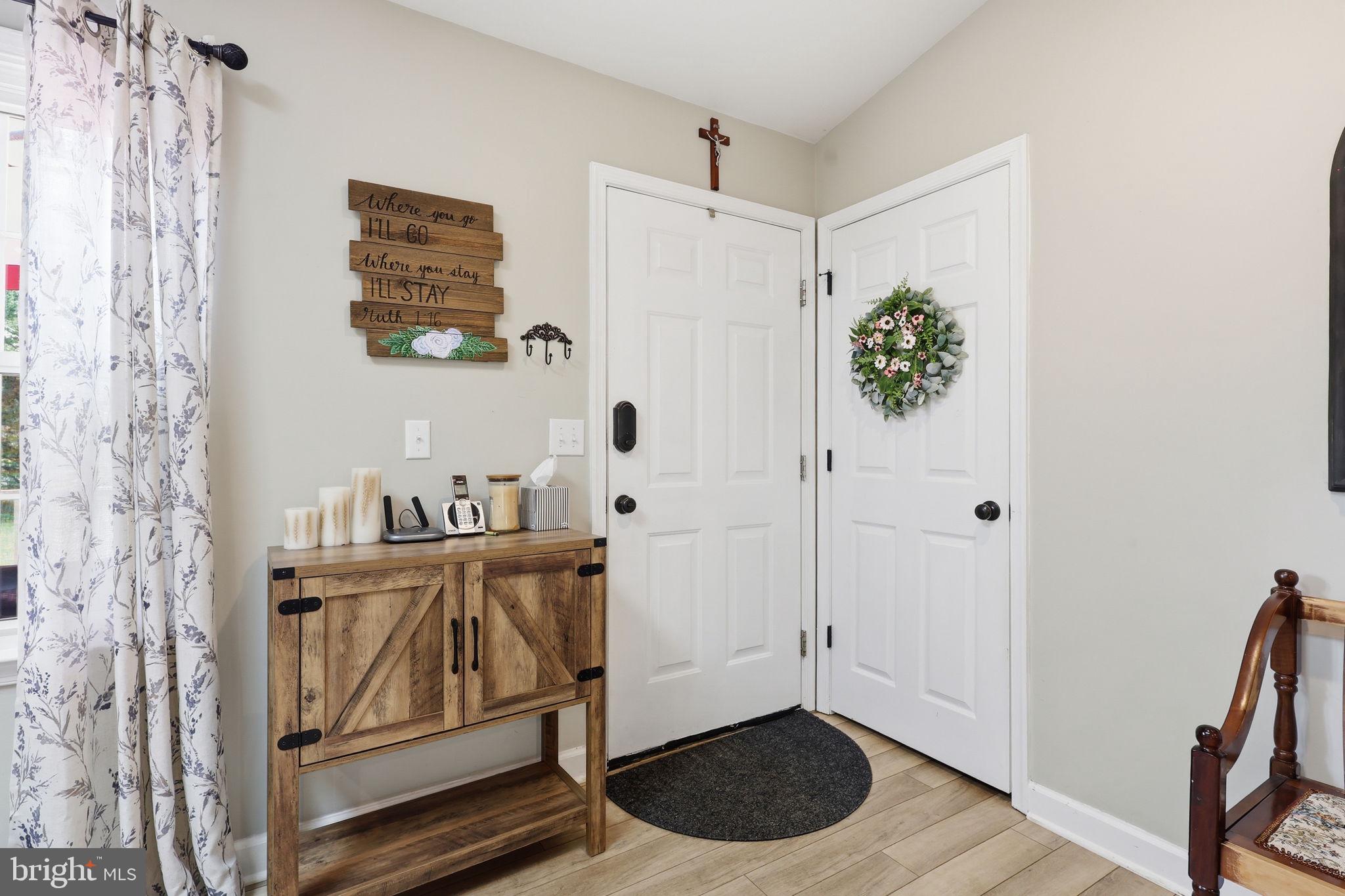 18583 Springs Road Jeffersonton, VA 22724 - Photo 8 of 43