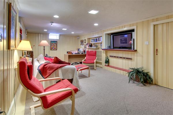 8 Darby Road Milton, MA 02186 - Photo 21 of 22 Gallery Image 21