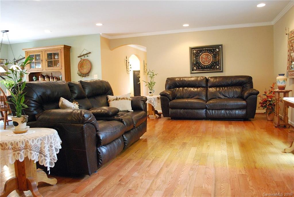 124 Warren Wilson Road Swannanoa, NC 28778 - Photo 2 of 24 Gallery Image 2