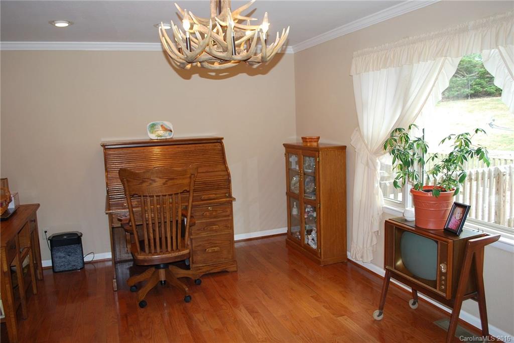 124 Warren Wilson Road Swannanoa, NC 28778 - Photo 15 of 24 Gallery Image 15