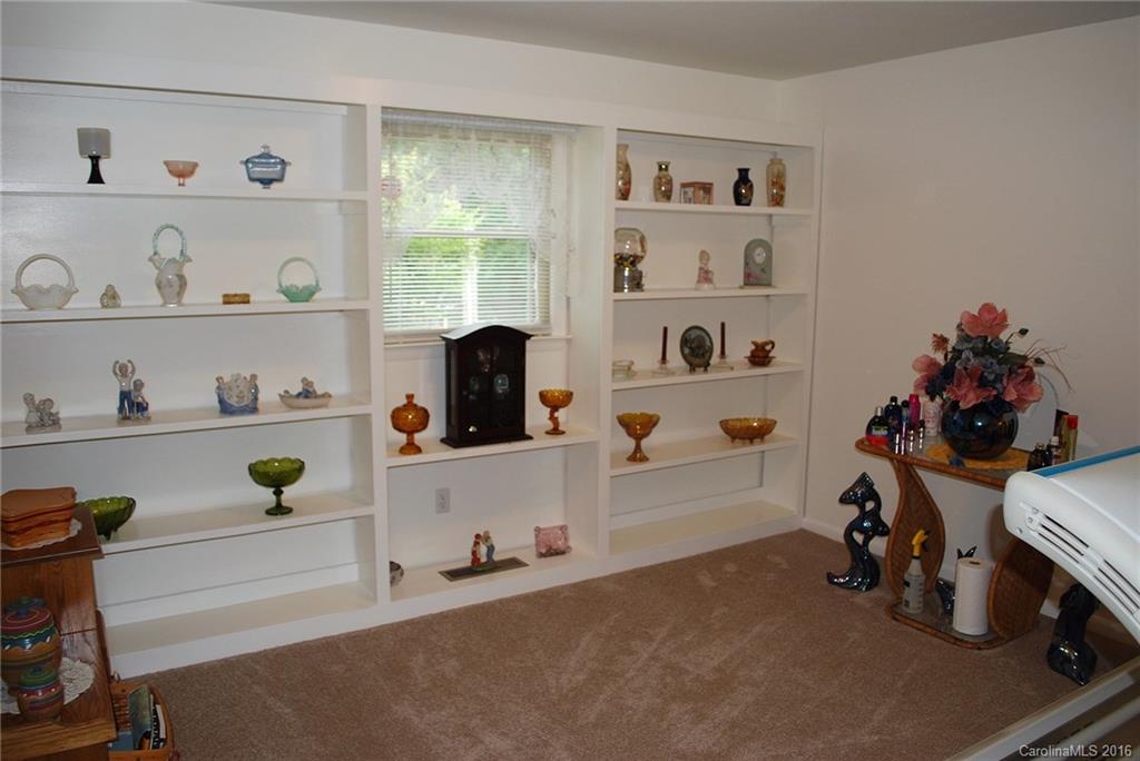 124 Warren Wilson Road Swannanoa, NC 28778 - Photo 17 of 24 Gallery Image 17