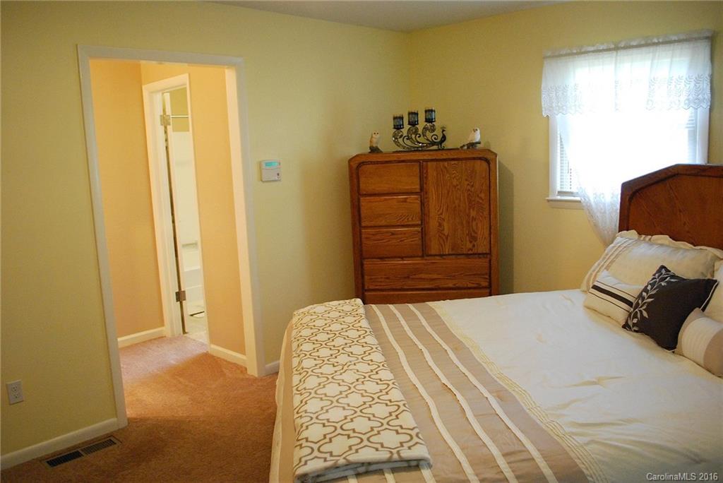 124 Warren Wilson Road Swannanoa, NC 28778 - Photo 18 of 24 Gallery Image 18