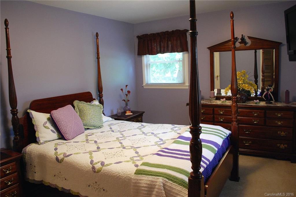 124 Warren Wilson Road Swannanoa, NC 28778 - Photo 4 of 24 Gallery Image 4