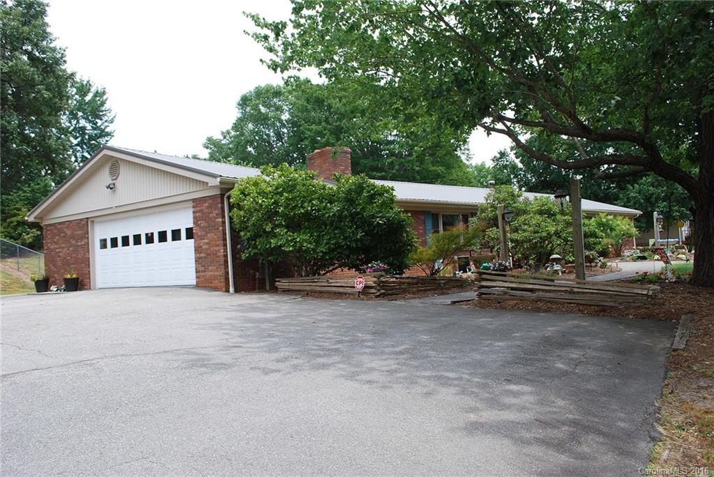 124 Warren Wilson Road Swannanoa, NC 28778 - Photo 5 of 24 Gallery Image 5