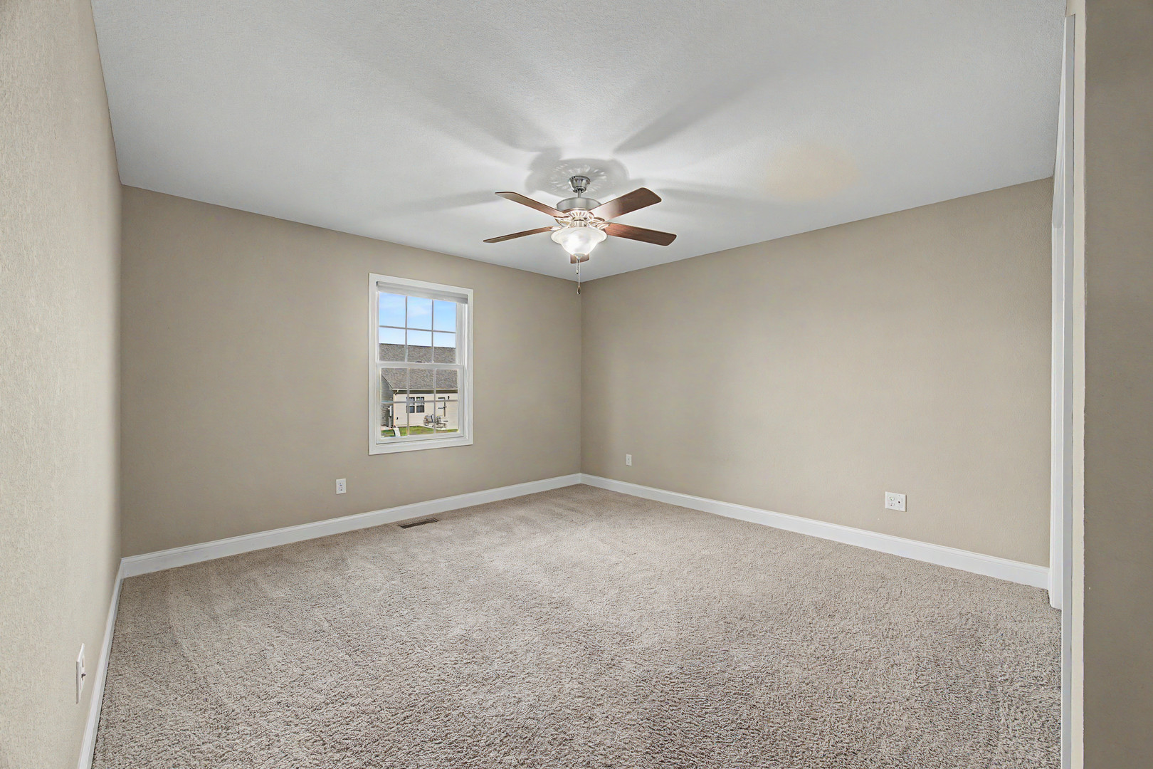 1724 Dunraven Road Bloomington, IL 61704 - Photo 25 of 36