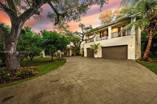 $6,900,000 | 8923 Ludlam Road, Pinecrest, FL 33156