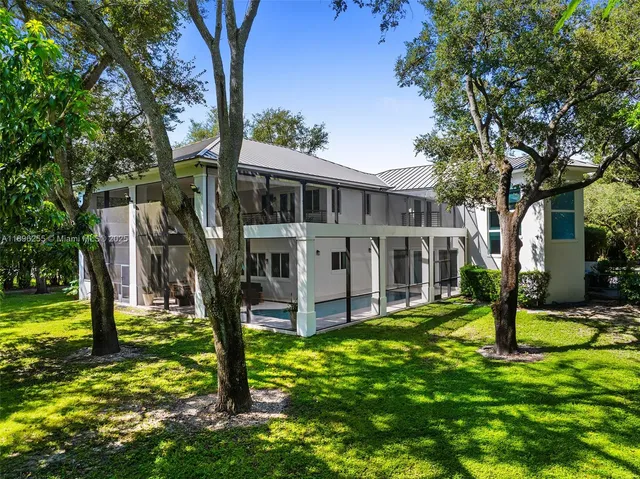 $6,900,000 | 8923 Ludlam Road, Pinecrest, FL 33156