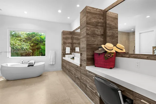 $6,900,000 | 8923 Ludlam Road, Pinecrest, FL 33156