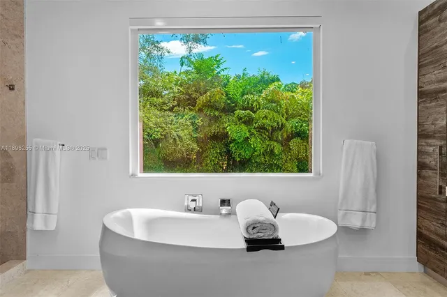 $6,900,000 | 8923 Ludlam Road, Pinecrest, FL 33156