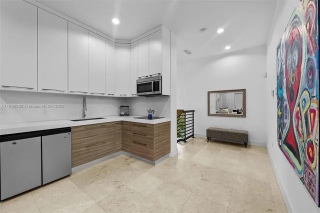 $6,900,000 | 8923 Ludlam Road, Pinecrest, FL 33156