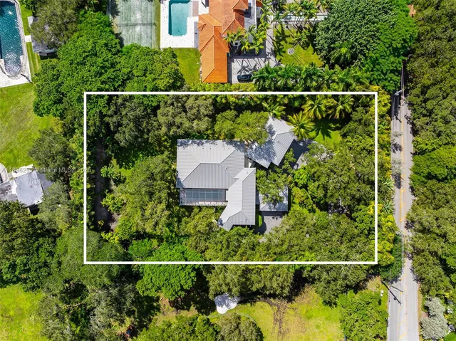 $6,900,000 | 8923 Ludlam Road, Pinecrest, FL 33156