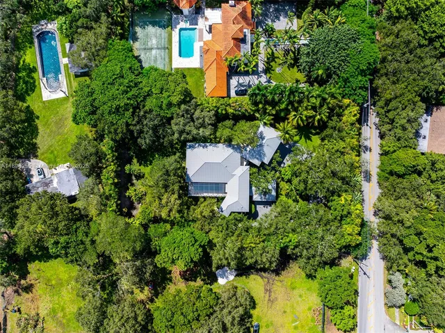 $6,900,000 | 8923 Ludlam Road, Pinecrest, FL 33156