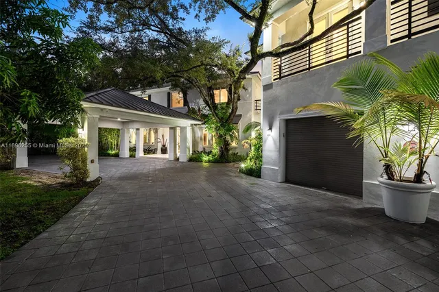 $6,900,000 | 8923 Ludlam Road, Pinecrest, FL 33156