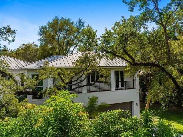 $6,900,000 | 8923 Ludlam Road, Pinecrest, FL 33156