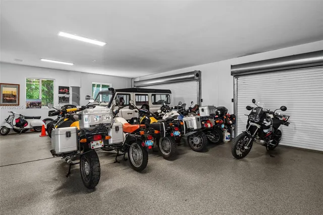 $6,900,000 | 8923 Ludlam Road, Pinecrest, FL 33156