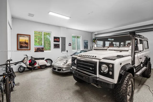 $6,900,000 | 8923 Ludlam Road, Pinecrest, FL 33156