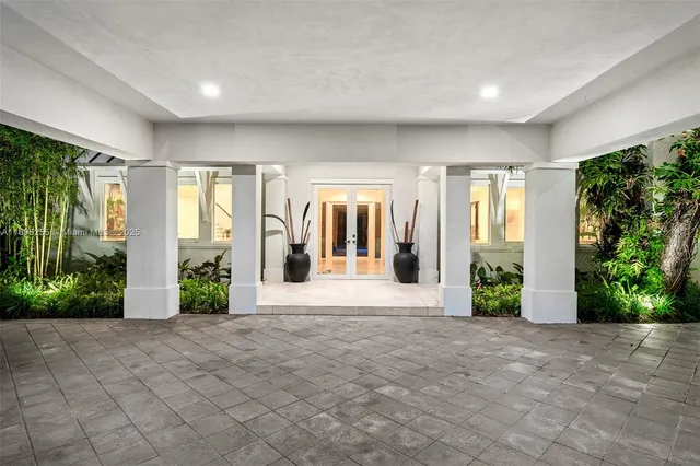 $6,900,000 | 8923 Ludlam Road, Pinecrest, FL 33156