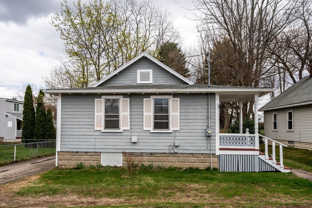 28 Whittier Street Dover, NH 03820 - Photo 2 of 25