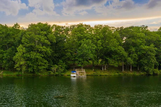$1,750,000 | 74 Pine Lake Road, Summertown, TN 38483