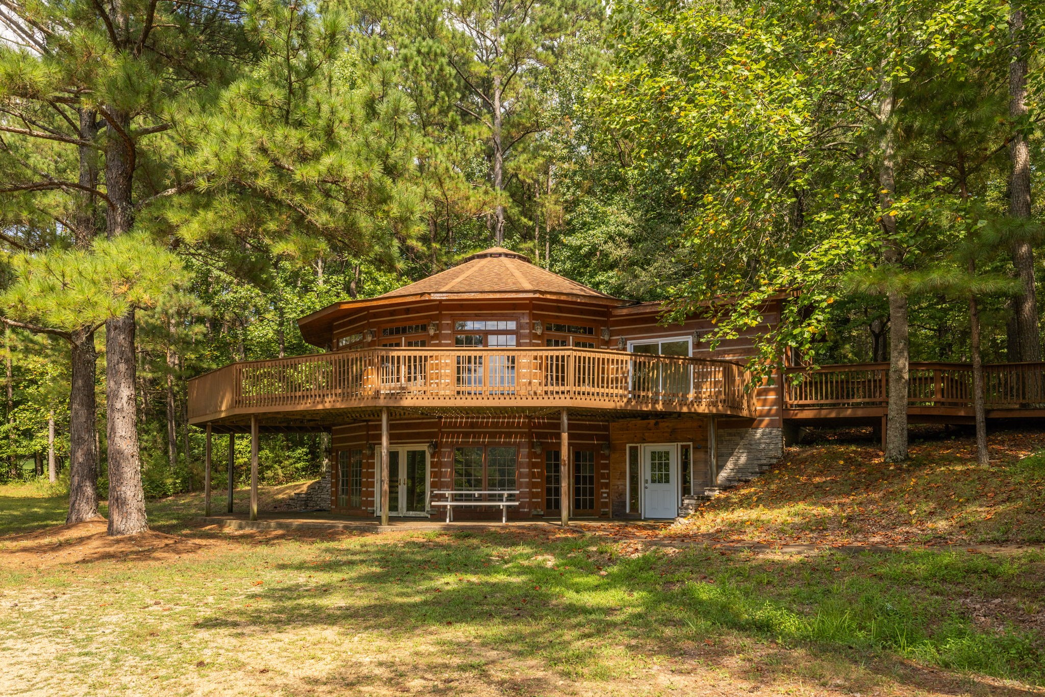 74 Pine Lake Road Summertown, TN 38483 - Photo 88 of 90 a front view of a house with a garden