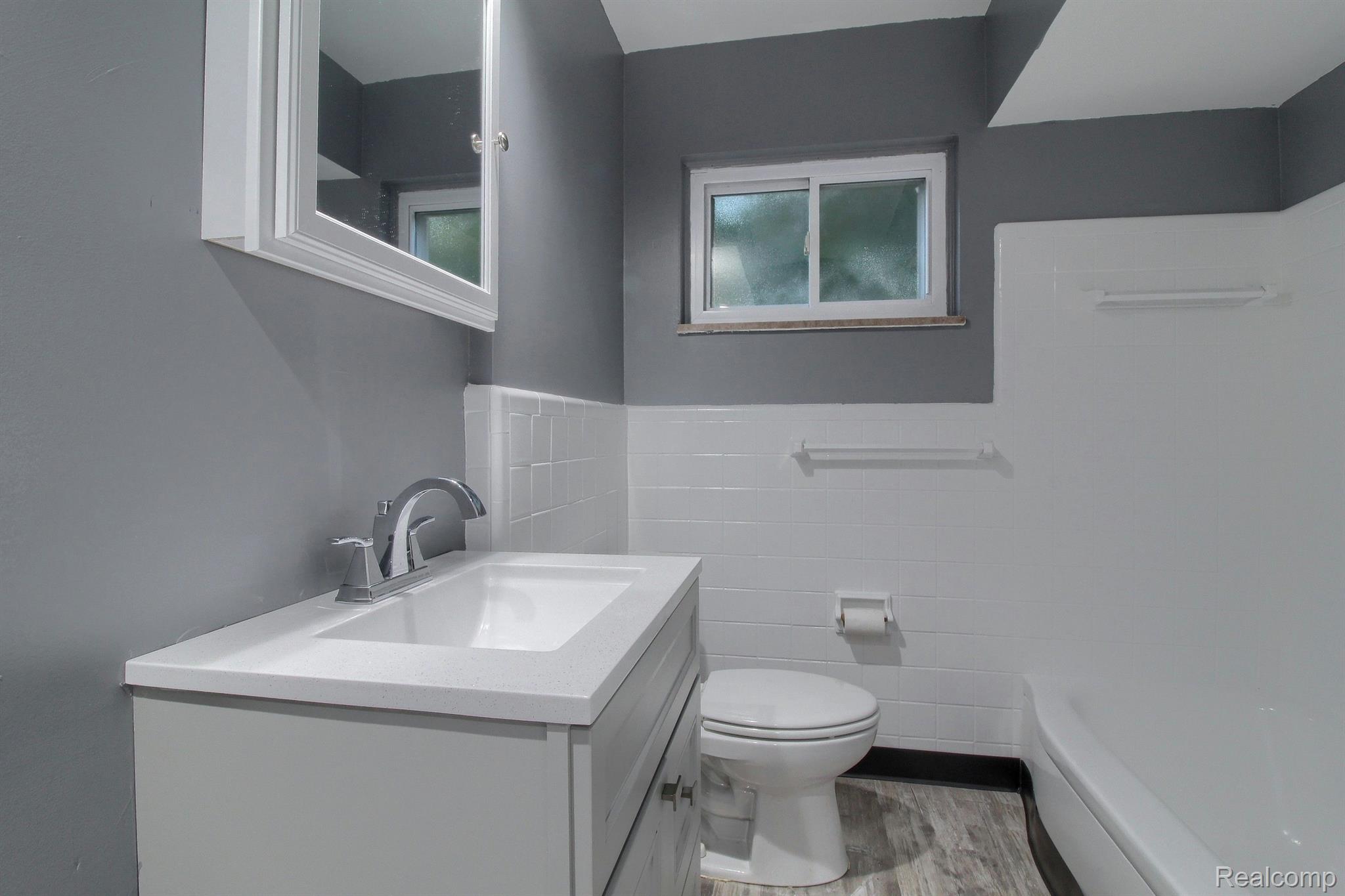 14043 Inkster Road Livonia, MI 48154 - Photo 16 of 25