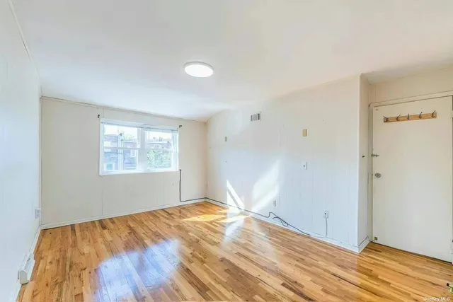 $2,998,000 | 156-07 Sanford Avenue | Murray Hill - Flushing