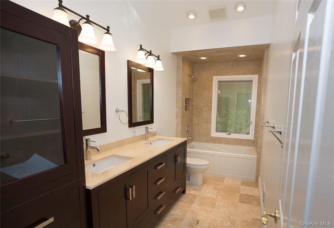 49 Soulice Place New Rochelle, NY 10804 - Photo 4 of 29