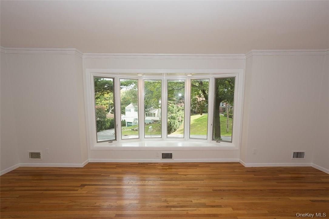 49 Soulice Place New Rochelle, NY 10804 - Photo 7 of 29