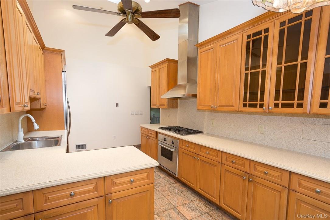 49 Soulice Place New Rochelle, NY 10804 - Photo 9 of 29