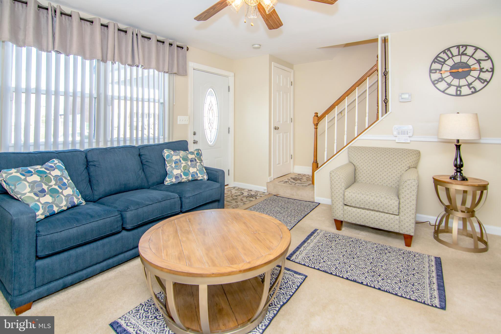7633 Charlesmont Road Baltimore, MD 21222 - Photo 2 of 28 Living Room
