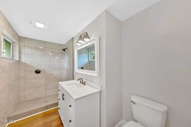 $430,000 | 412 Bays Cove Trail, Kingsport, TN 37660