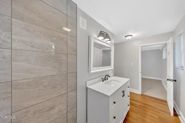 $430,000 | 412 Bays Cove Trail, Kingsport, TN 37660