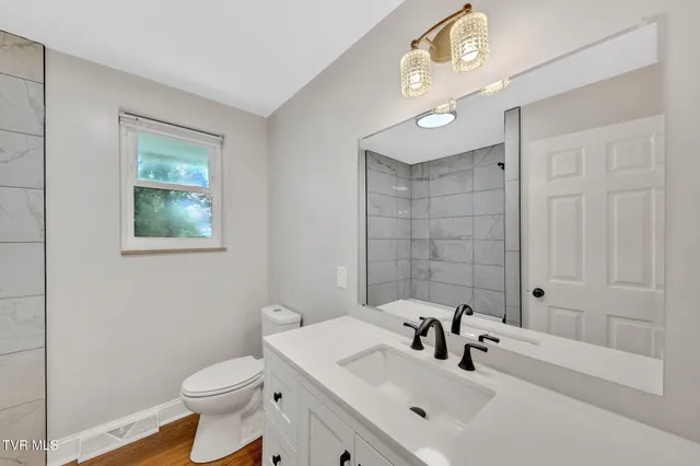 $430,000 | 412 Bays Cove Trail, Kingsport, TN 37660