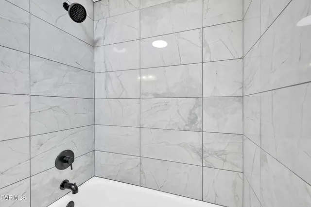 $430,000 | 412 Bays Cove Trail, Kingsport, TN 37660