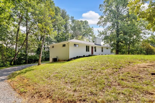 $430,000 | 412 Bays Cove Trail, Kingsport, TN 37660