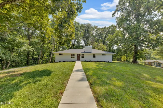$430,000 | 412 Bays Cove Trail, Kingsport, TN 37660
