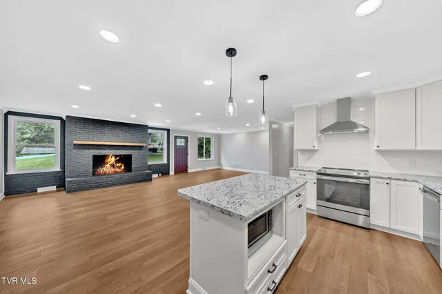 $430,000 | 412 Bays Cove Trail, Kingsport, TN 37660