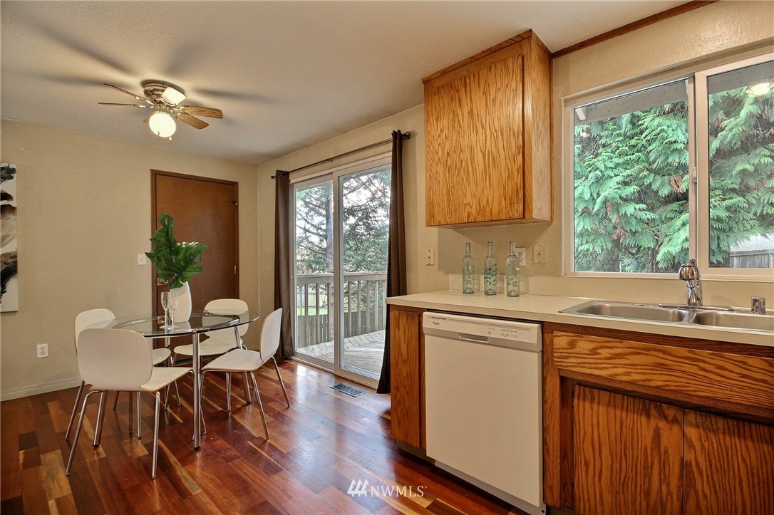 1702 171st Place Southeast Bothell, WA 98012 - Photo 12 of 24