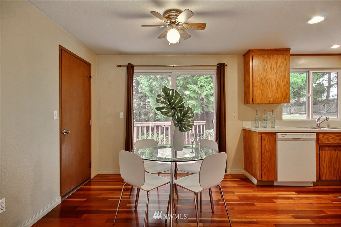 1702 171st Place Southeast Bothell, WA 98012 - Photo 7 of 24