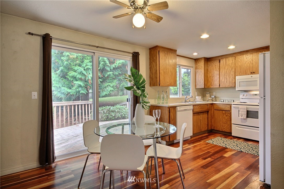 1702 171st Place Southeast Bothell, WA 98012 - Photo 9 of 24