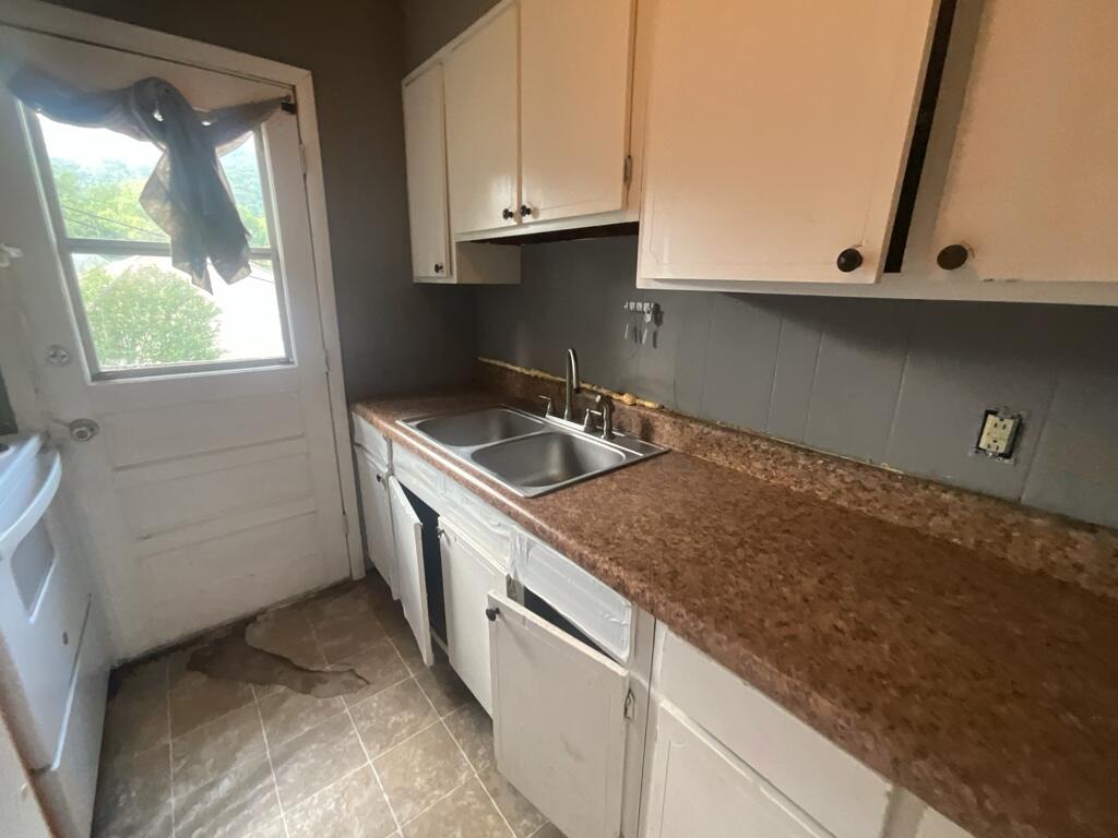 411 Elm Avenue, Unit 3 Jasper, TN 37347 - Photo 5 of 16 2025_07_29_13_55_57