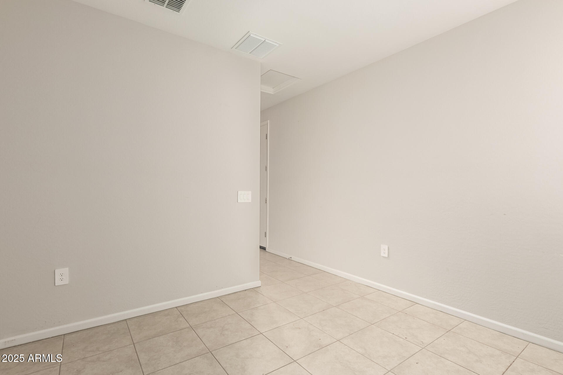 4677 South Siphon Draw Road Apache Junction, AZ 85119 - Photo 22 of 45 a view of an empty room