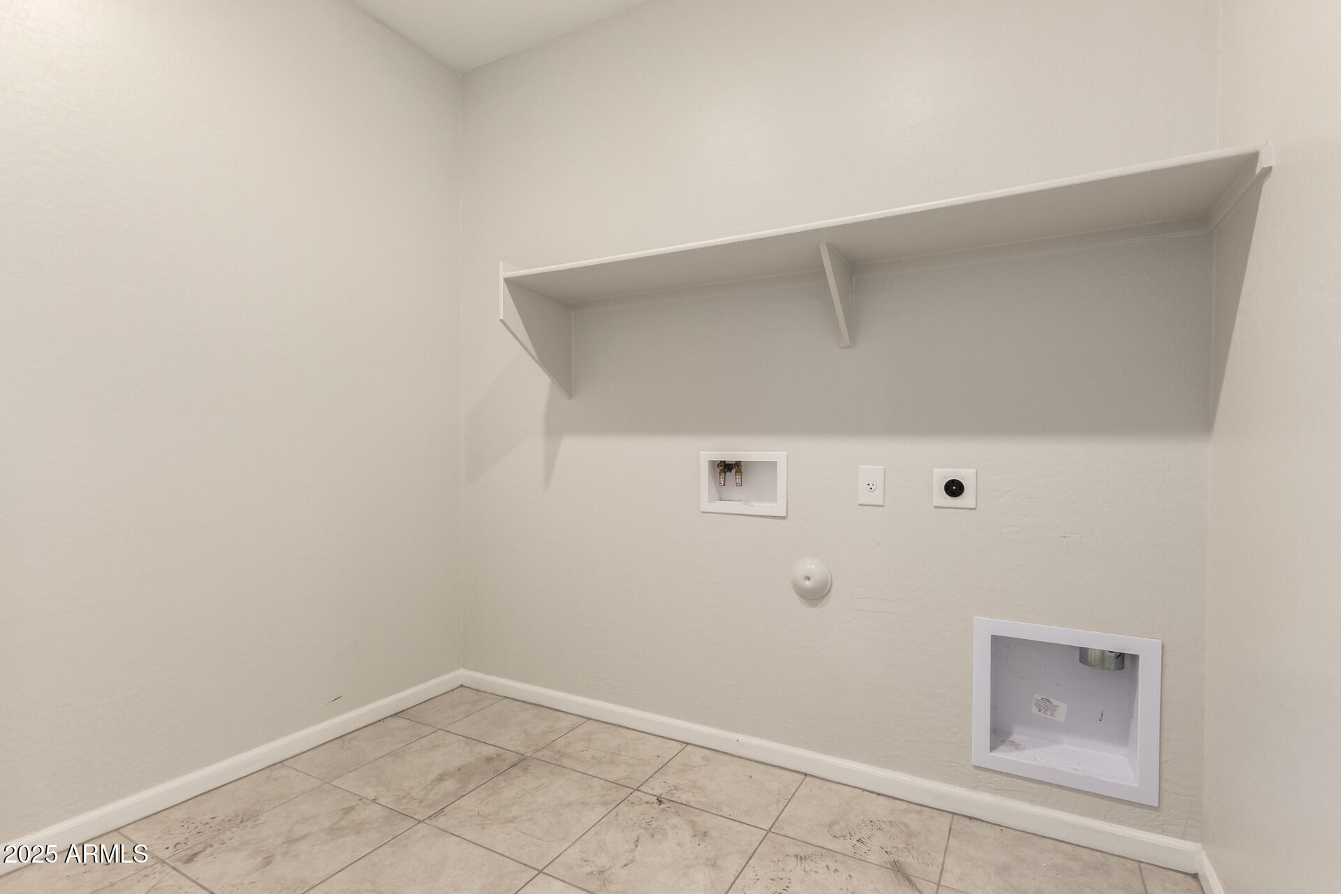 4677 South Siphon Draw Road Apache Junction, AZ 85119 - Photo 28 of 45 a view of an empty room