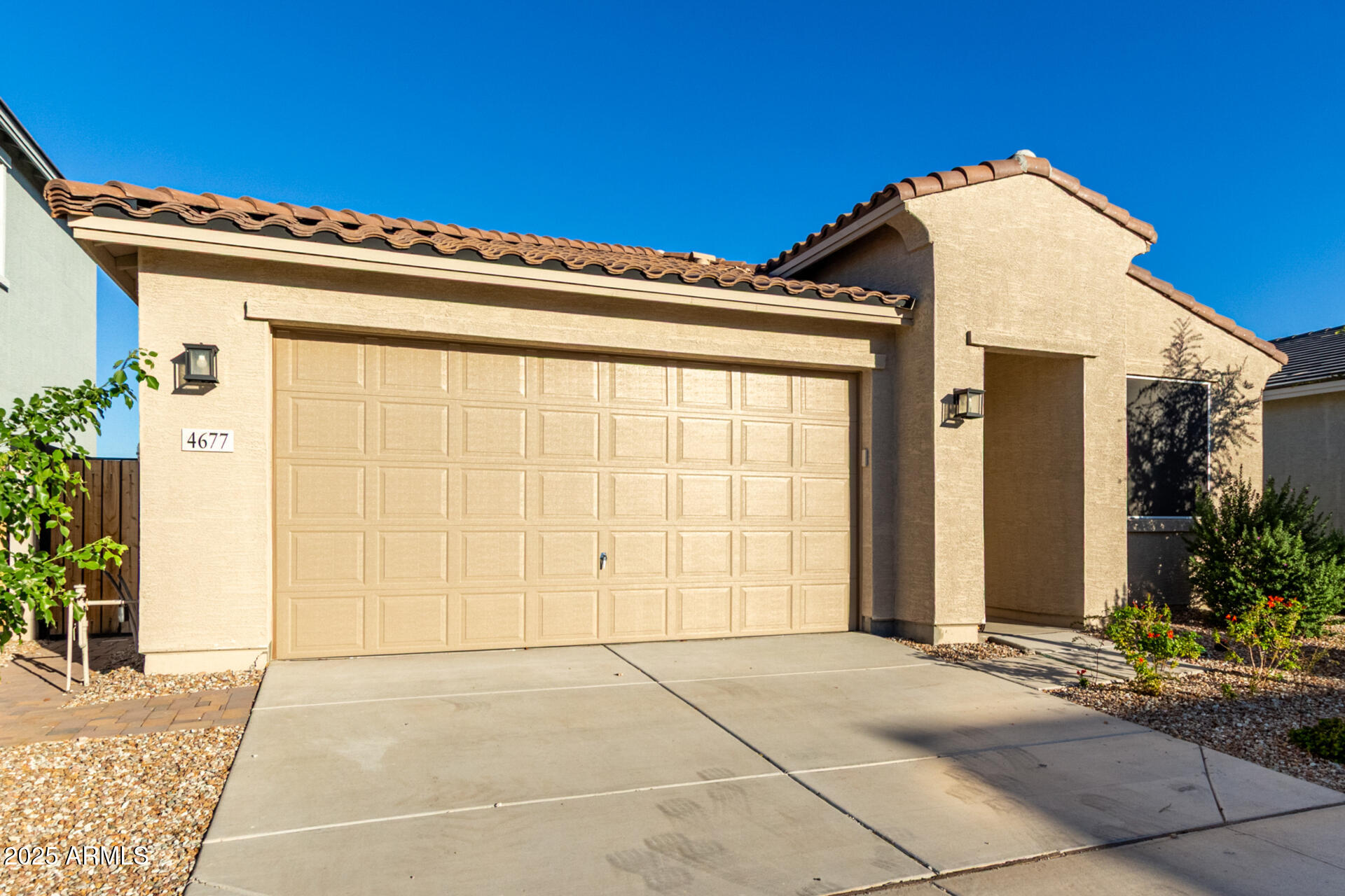 4677 South Siphon Draw Road Apache Junction, AZ 85119 - Photo 33 of 45 a view of a house with a patio