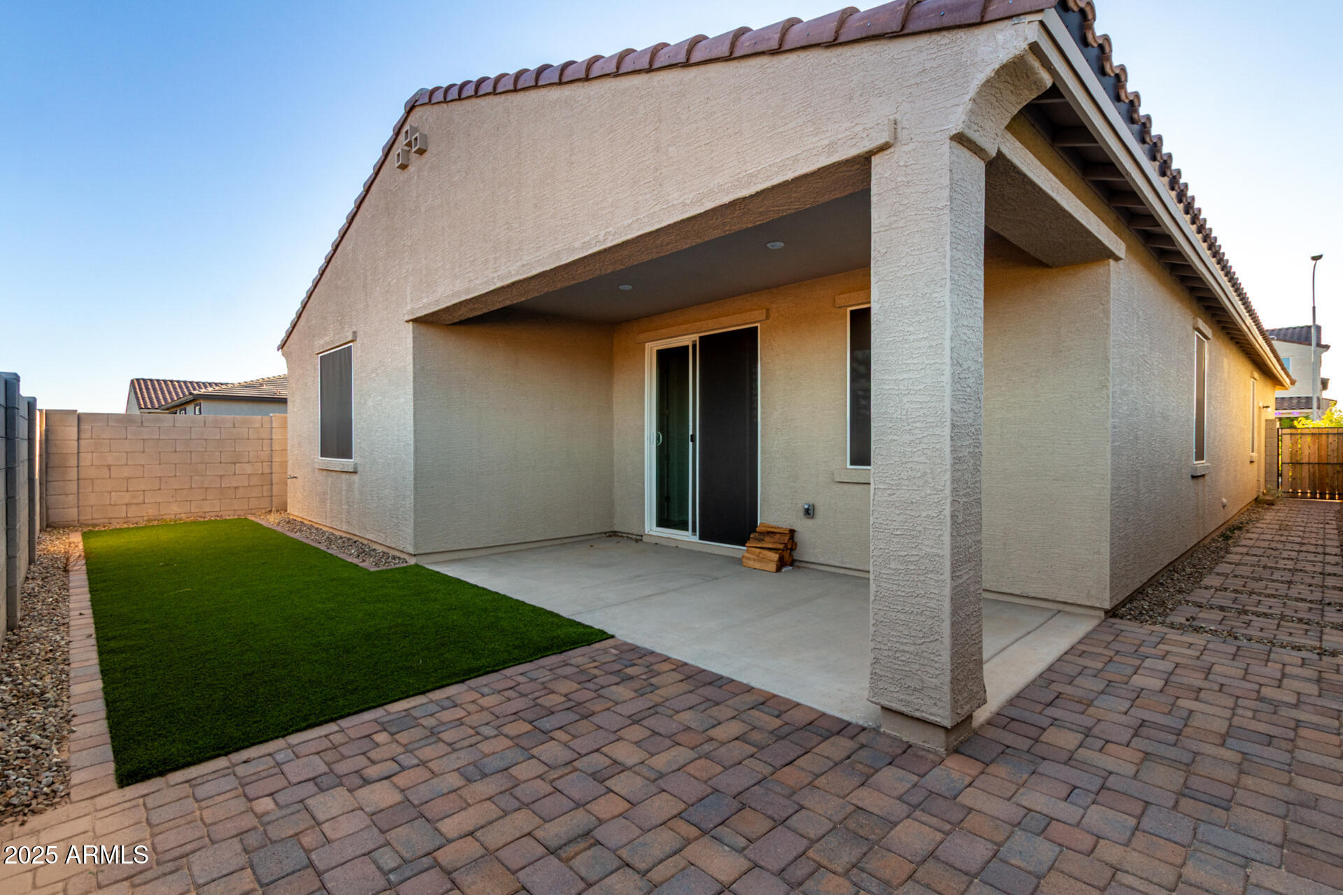 4677 South Siphon Draw Road Apache Junction, AZ 85119 - Photo 38 of 45 a backyard of a house with lots of green space