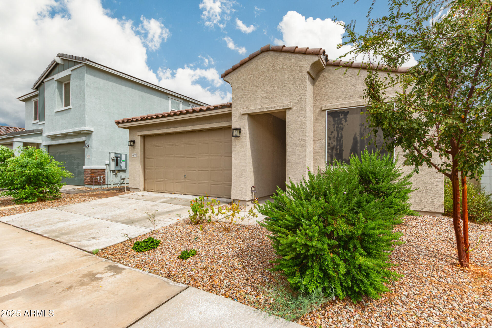 4677 South Siphon Draw Road Apache Junction, AZ 85119 - Photo 5 of 45 a front view of house with yard