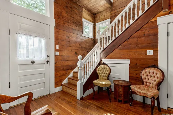 $549,999 | 400 North Bowie Street, Seguin, TX 78155