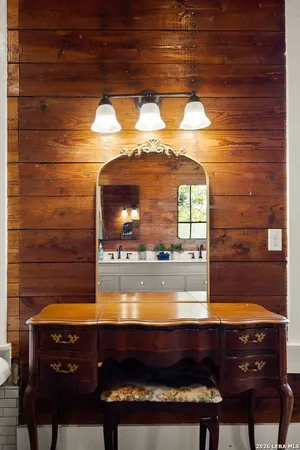 $549,999 | 400 North Bowie Street, Seguin, TX 78155